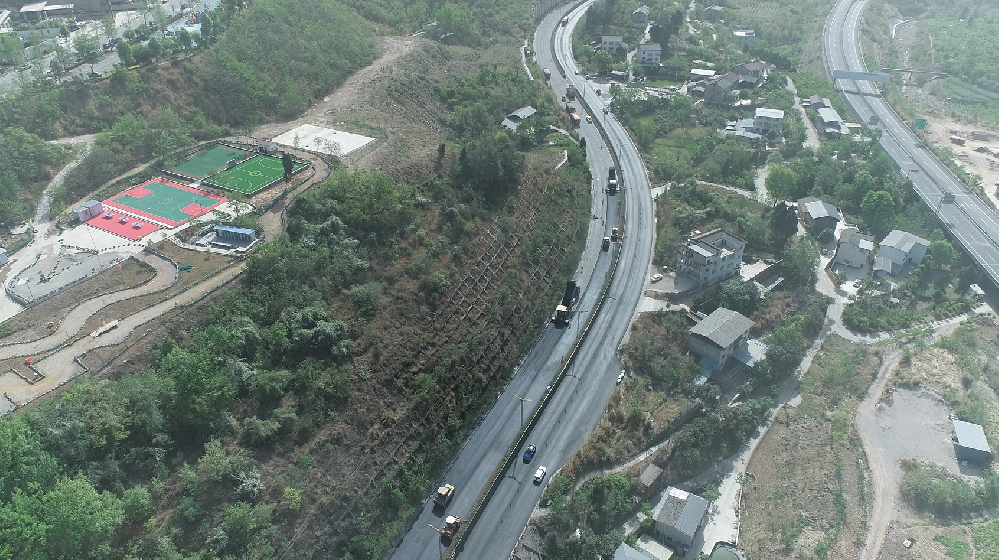 �����������������¡���G108����������Ҥ��������ѧУ·�ڶδ��޹�����Ŀ������